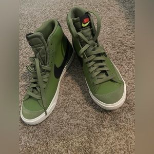 2021 Blazer Mid ‘77 GS Asparagus Size 7Y